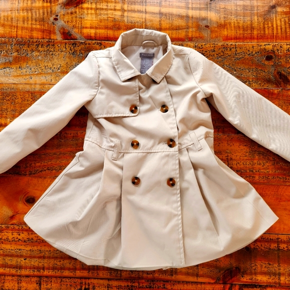 Tahari Other - 🦁TAHARI trench coat for girls